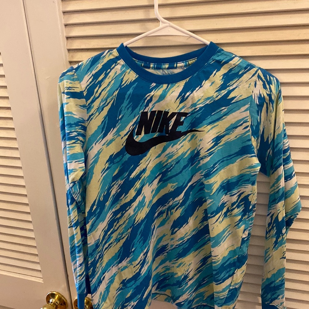 Nike boys top